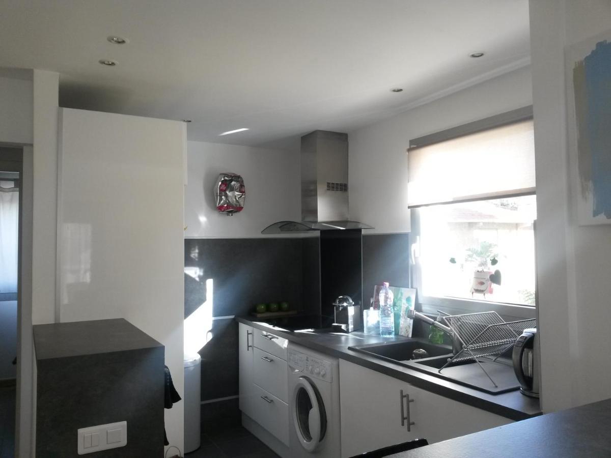Chambre double avec salle de bain commune, a 2 min de la Croisette Cannes Extérieur photo